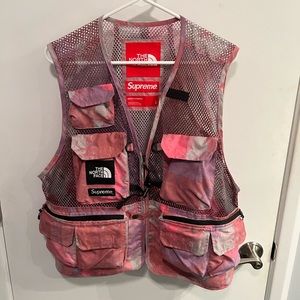 Supreme Mens Pink x North face Cargo Vest size Large